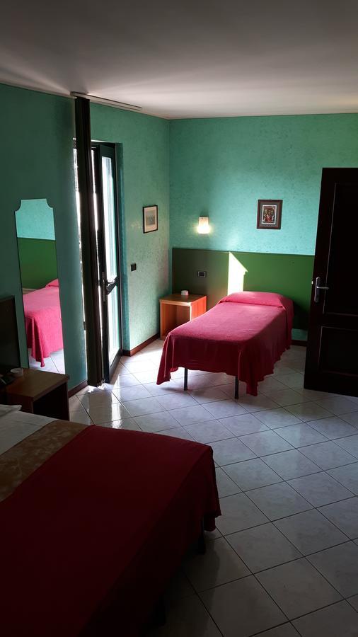 קאסטנדולו Hotel Armida מראה חיצוני תמונה