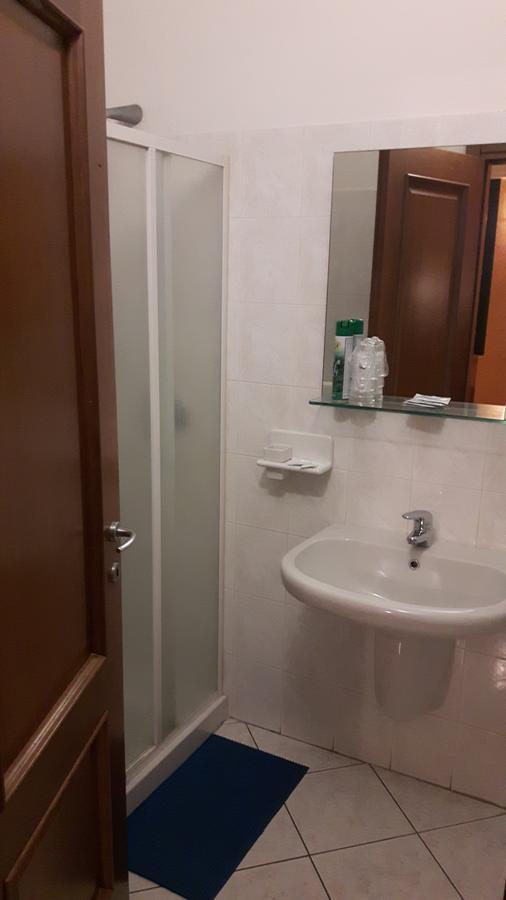 קאסטנדולו Hotel Armida מראה חיצוני תמונה